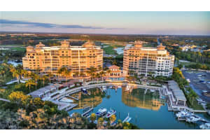 13675 Vanderbilt Dr 605, Naples