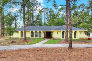 525 Weber Blvd N, Naples