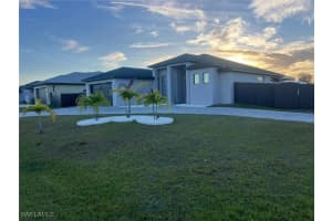 128 Nelson Rd N, Cape Coral