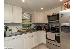 1480 Green Valley Cir 204, Naples