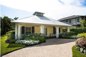 476 1st Ave N, Naples