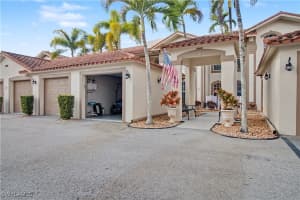 206 Newport Dr 803, Naples