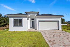 535 Manhattan St E, Lehigh Acres