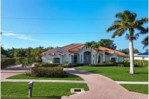 560 Inlet Dr, Marco Island 560 Inlet Dr, Marco Island