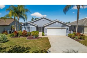 7611 Cameron Cir, Fort Myers