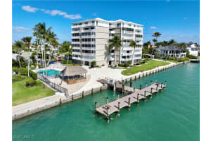 60 Pelican St W 505, Naples