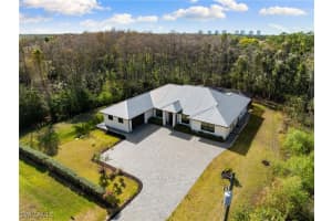 25526 Busy Bee Dr, Bonita Springs