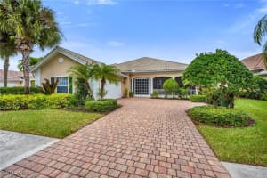 8009 Wilfredo Ct, Naples