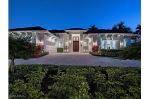 452 Putter Point Dr, Naples