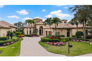 28696 La Caille Dr, Naples