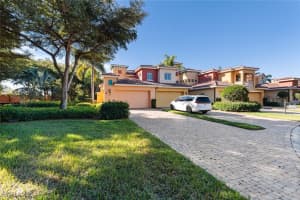 8583 Via Lungomare Cir 201, Estero