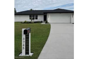 3745 Se 6th Ave, Cape Coral