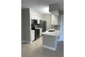 116 Santa Clara Dr 4, Naples