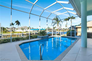 60 Anchor Ct, Marco Island
