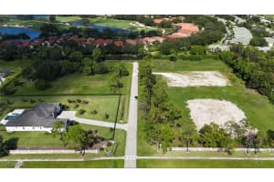 5458 Cherry Wood Dr, Naples