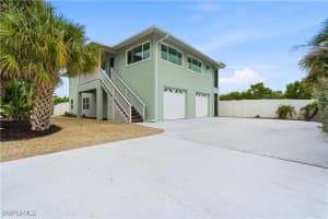 48 Fairview Blvd, Fort Myers Beach