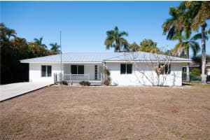 54 Liberty Ln, Naples