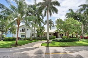 875 Gulf Shore Blvd S, Naples