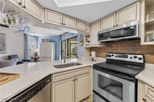 9623 Eaton Gardens Ln 105, Fort Myers