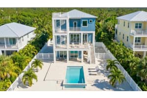 168 Chapel St, Fort Myers Beach