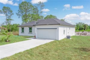 3121 71st St W, Lehigh Acres
