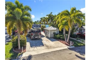 5541 Cypress Woods Resort Dr, Fort Myers