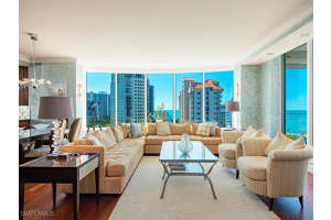 60 Seagate Dr 1001, Naples