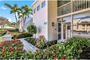 5801 Glencove Dr 502, Naples