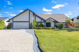 2529 Kings Lake Blvd, Naples