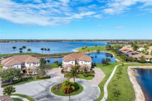 9060 Siesta Bay Dr 101, Naples