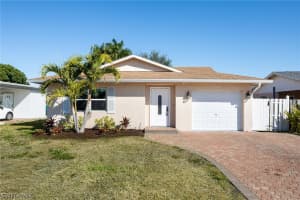 741 105th Ave N, Naples