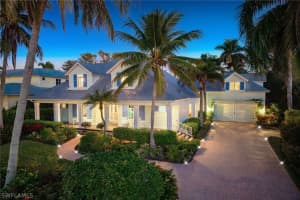 368 Hawser Ln, Naples