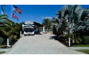 4565 Southern Breeze Dr, Naples