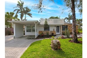 1014 Broad Ave N, Naples