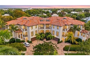 1008 7th St S B1, Naples