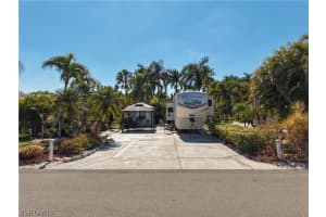 10030 Willowood Dr, Fort Myers