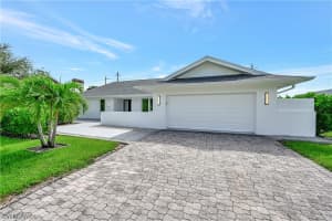 2517 Kings Lake Blvd, Naples