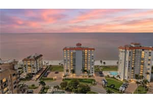 10691 Gulf Shore Dr 500, Naples
