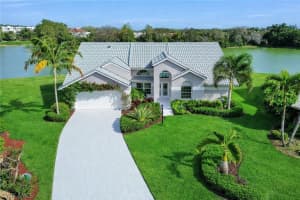 7208 Country Lake Cir, Naples