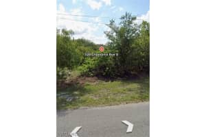 528 Chamonix Ave S, Lehigh Acres