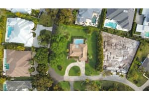 690 Murex Dr, Naples