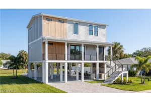 140 Jefferson St, Fort Myers Beach