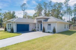 911 14th St Se, Naples