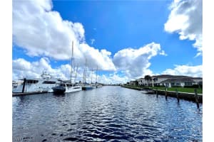 317 Sunrise Cay 204, Naples