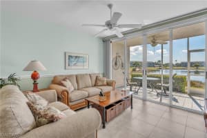 14941 Hole In One Cir 110, Fort Myers