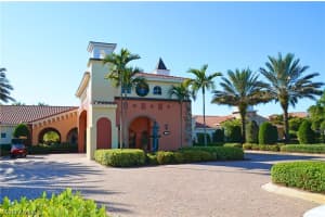 8575 Via Lungomare Cir 203, Estero