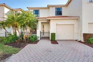 7392 Bristol Cir, Naples