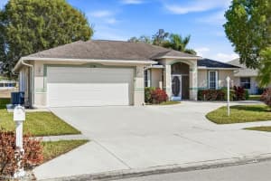716 Charlemagne Blvd, Naples