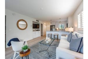 746 Eagle Creek Dr 101, Naples