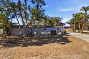 1021 April Ln, North Fort Myers